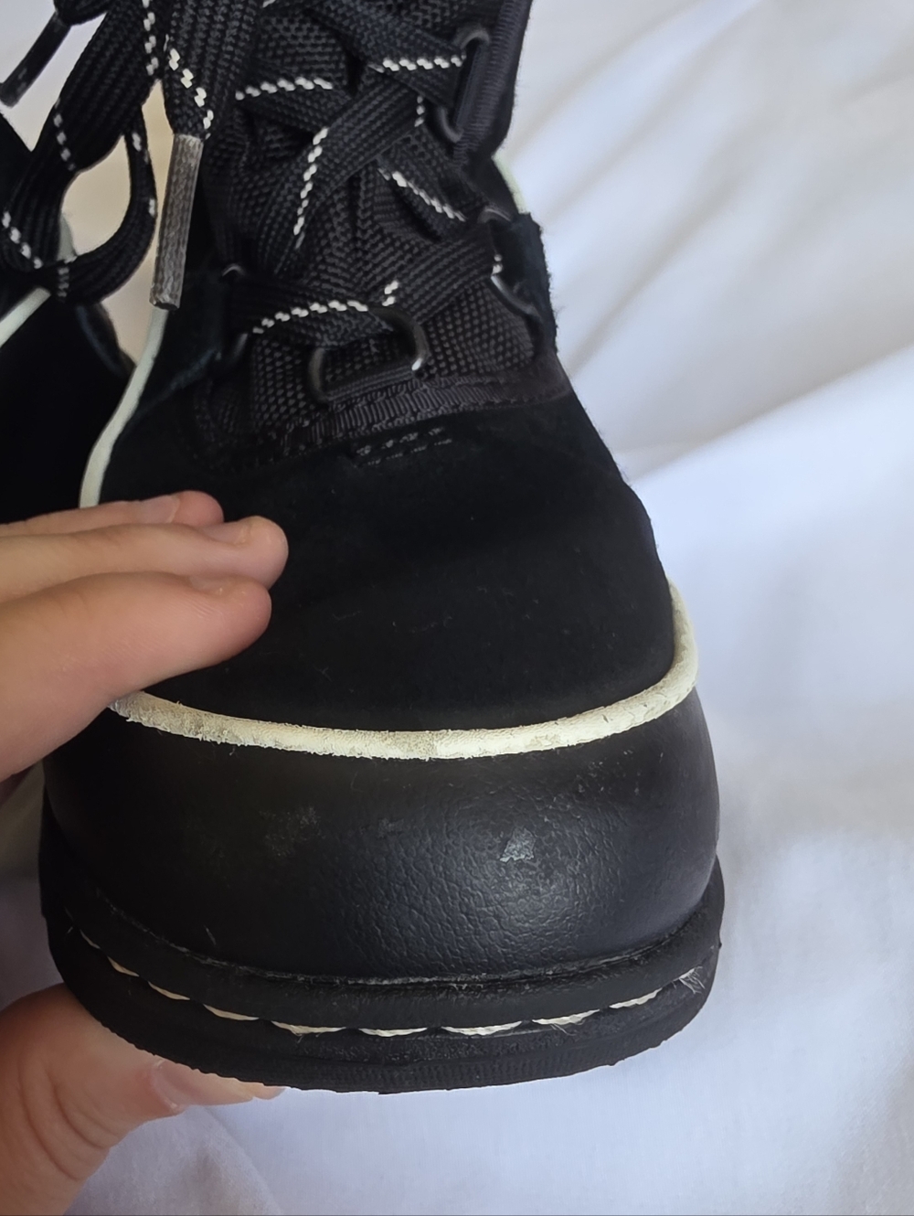 Sorel Black Kids Faux-Fur Lace-Up Winter Boots with Contrast Trim Size 3 - Picture 9 of 11